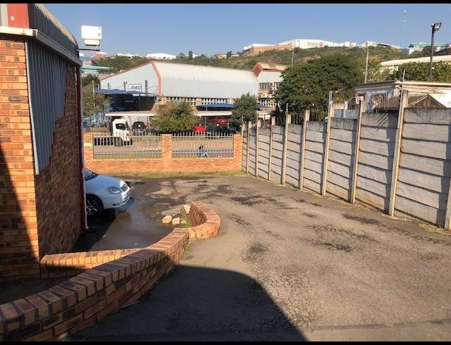 675M² WAREHOUSE FOR SALE IN WESTMEAD